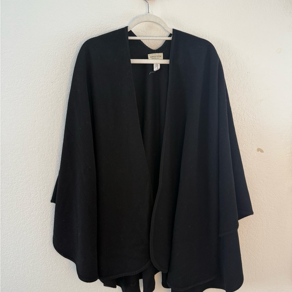 Vintage 100% wool Nordstrom Black Women's Poncho